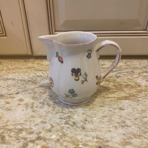 Villeroy & Boch petite fleur creamer
